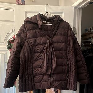 Burgundy puffer jacket size 1X with pouch.